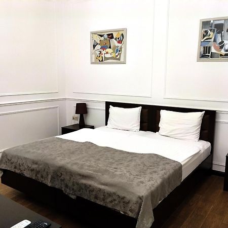Boutique Living Hotel Erevan Esterno foto