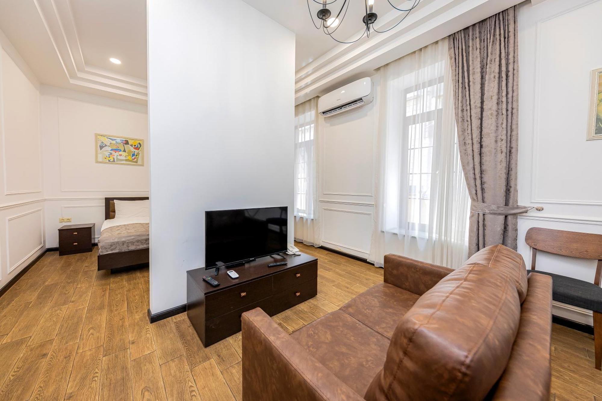 Boutique Living Hotel Erevan Esterno foto