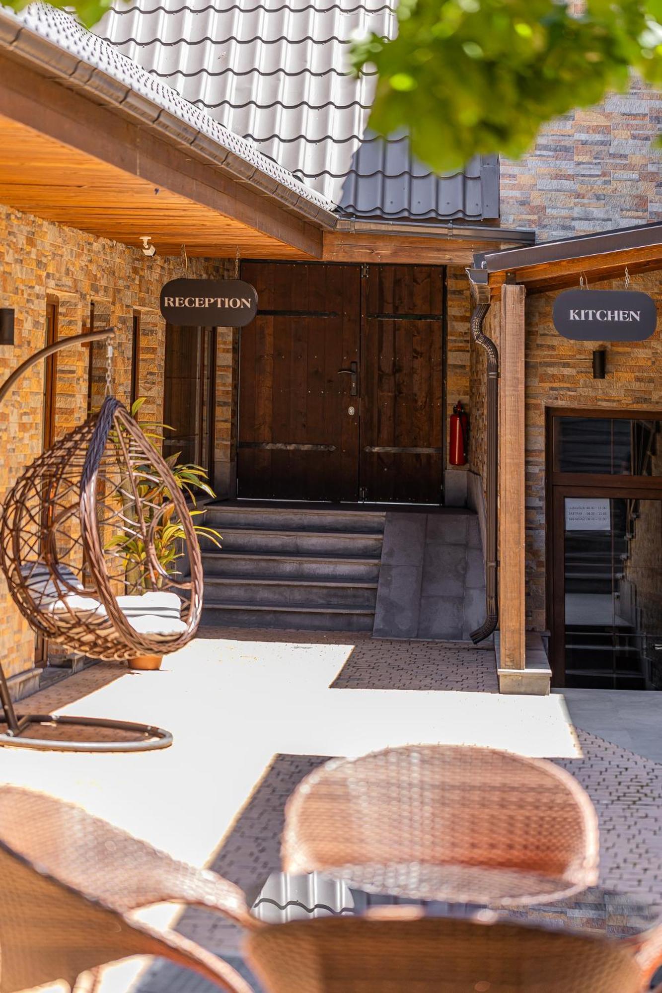Boutique Living Hotel Erevan Esterno foto