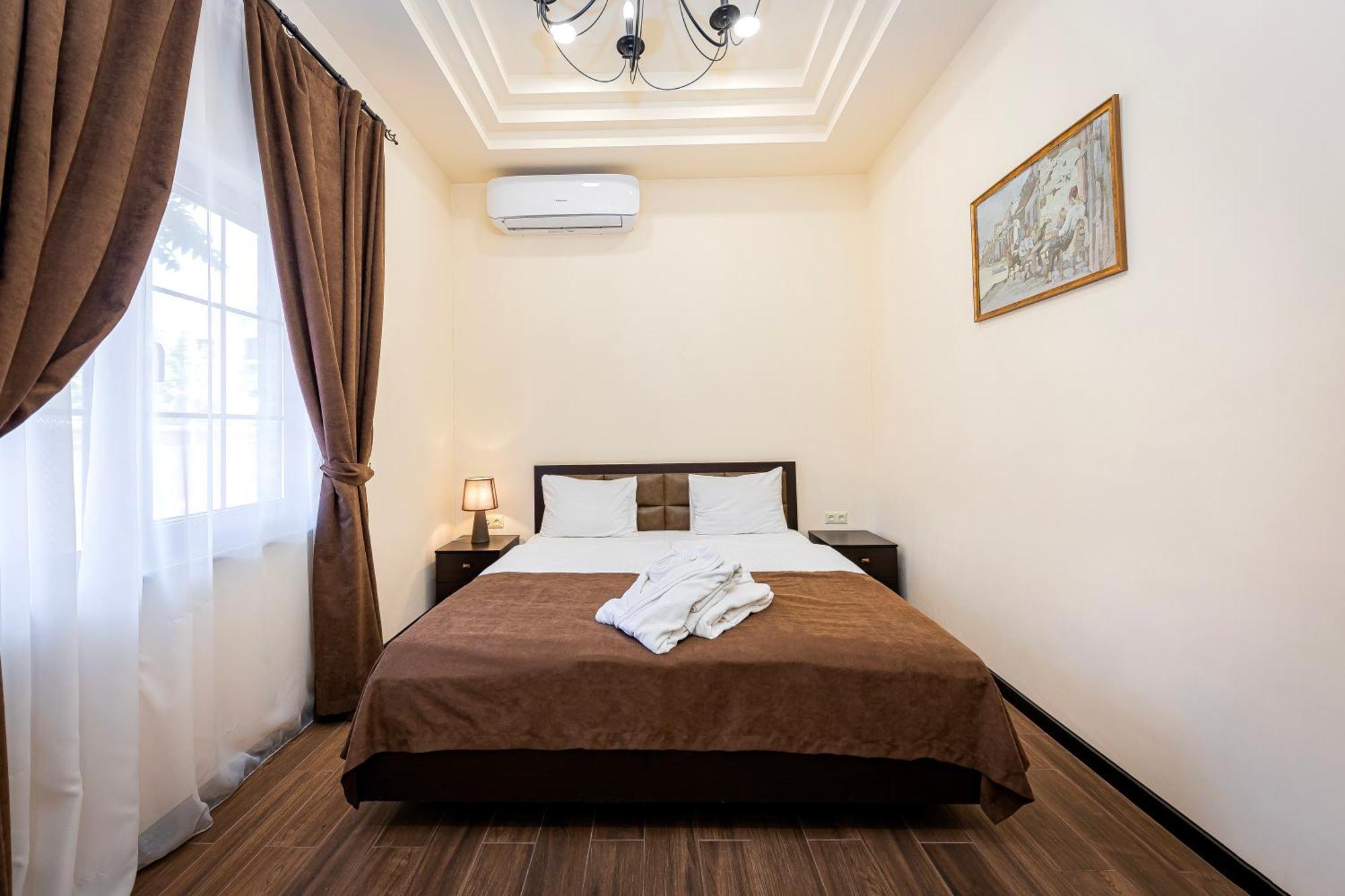 Boutique Living Hotel Erevan Esterno foto