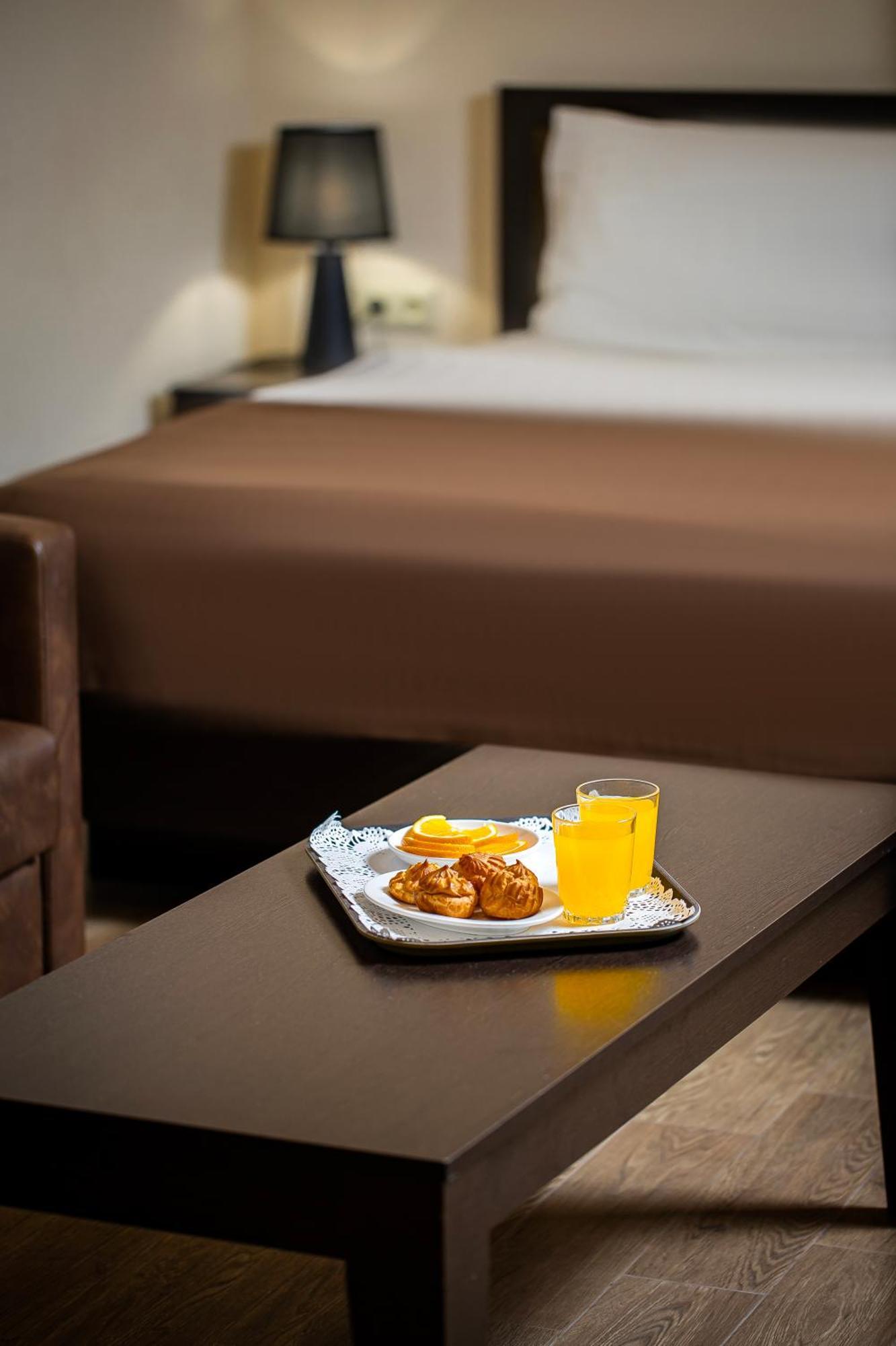Boutique Living Hotel Erevan Esterno foto