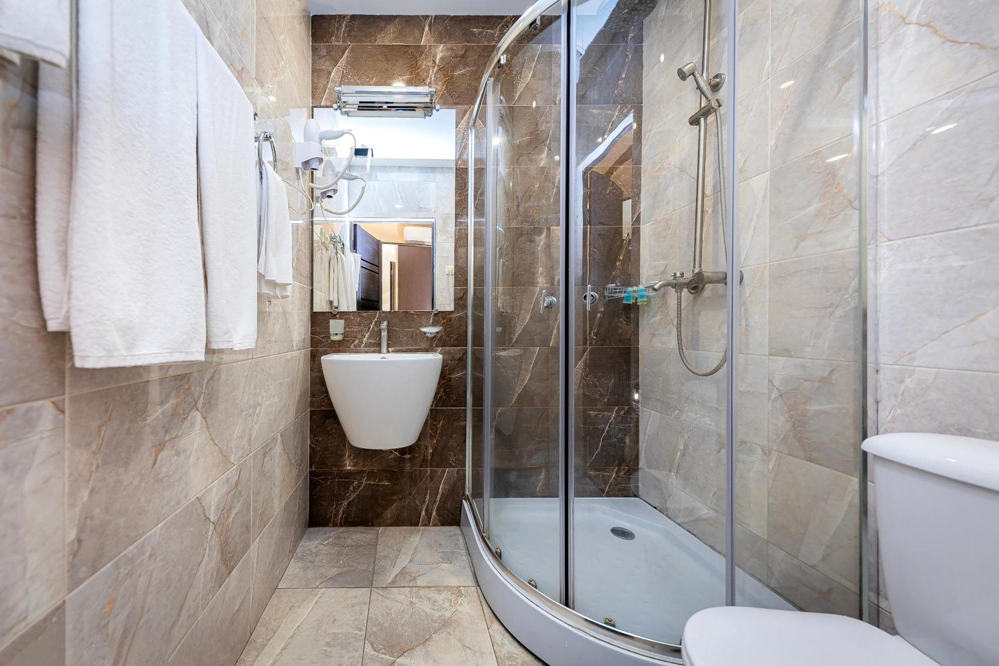 Boutique Living Hotel Erevan Esterno foto