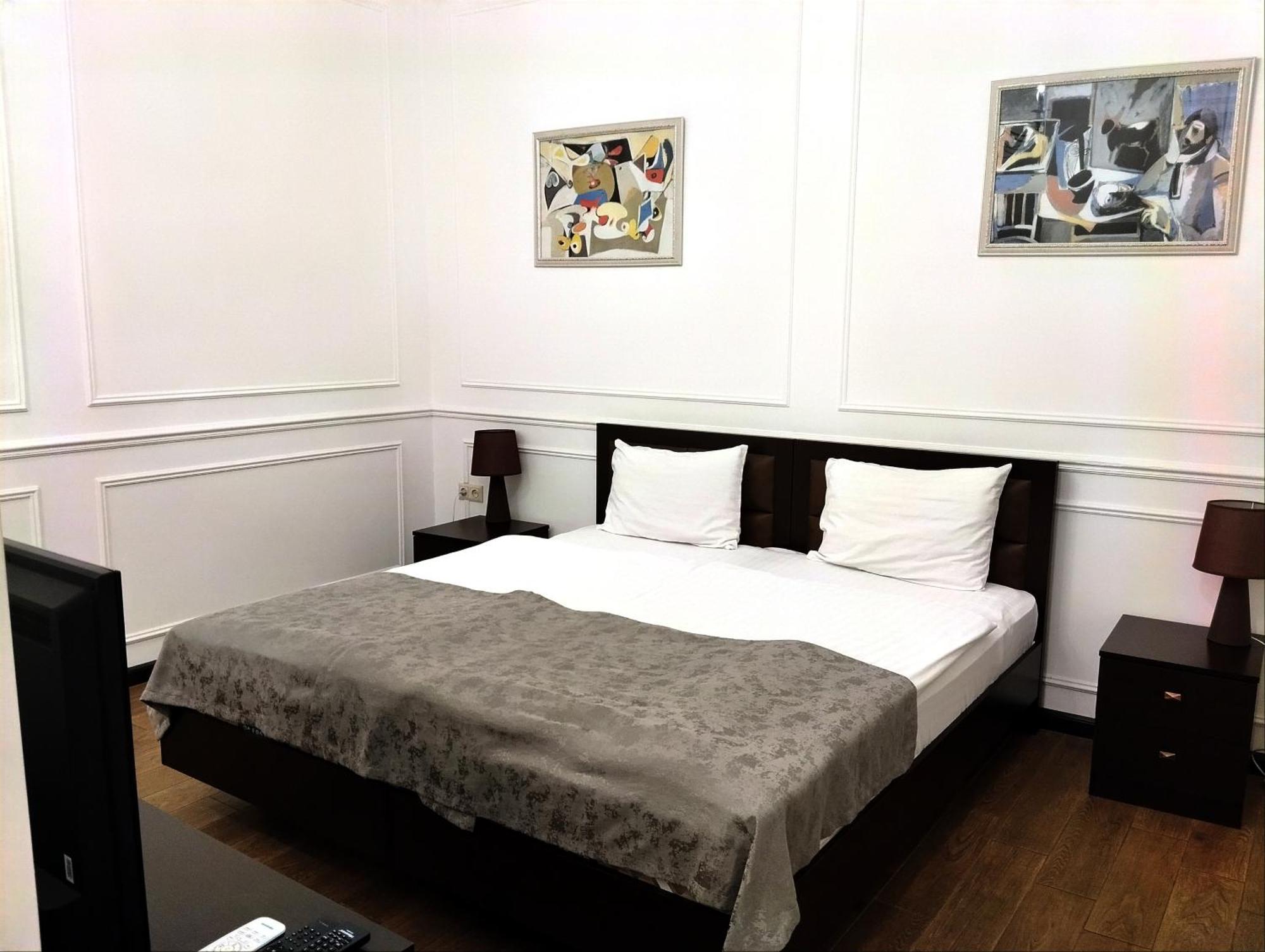 Boutique Living Hotel Erevan Esterno foto