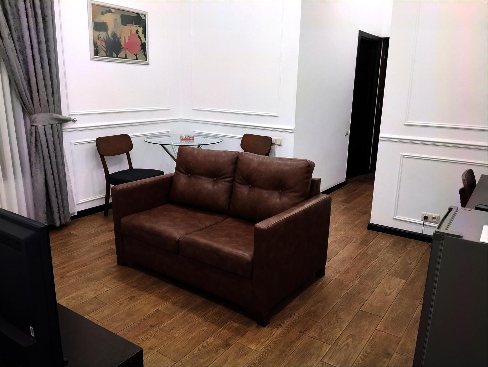 Boutique Living Hotel Erevan Esterno foto