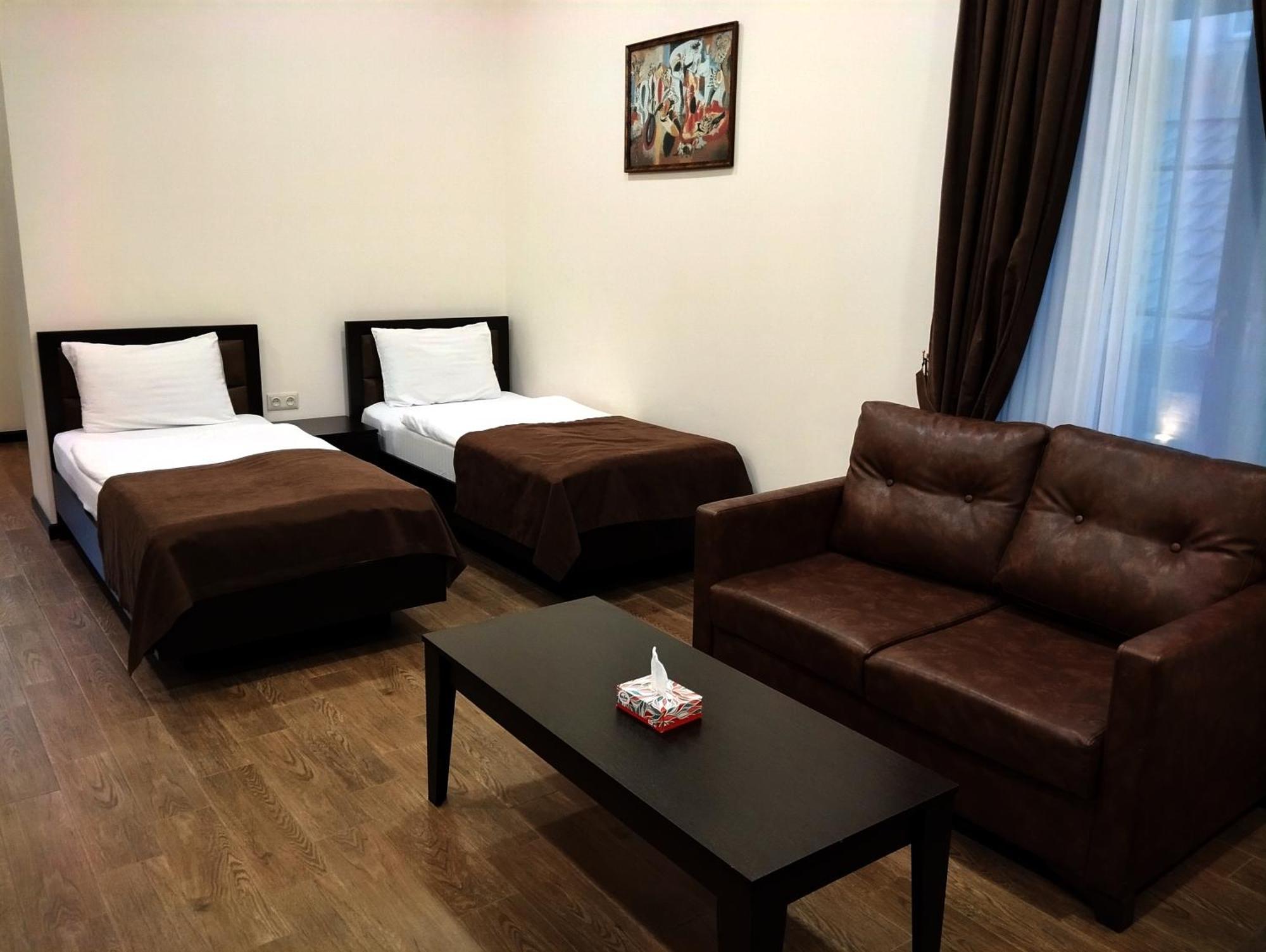 Boutique Living Hotel Erevan Esterno foto
