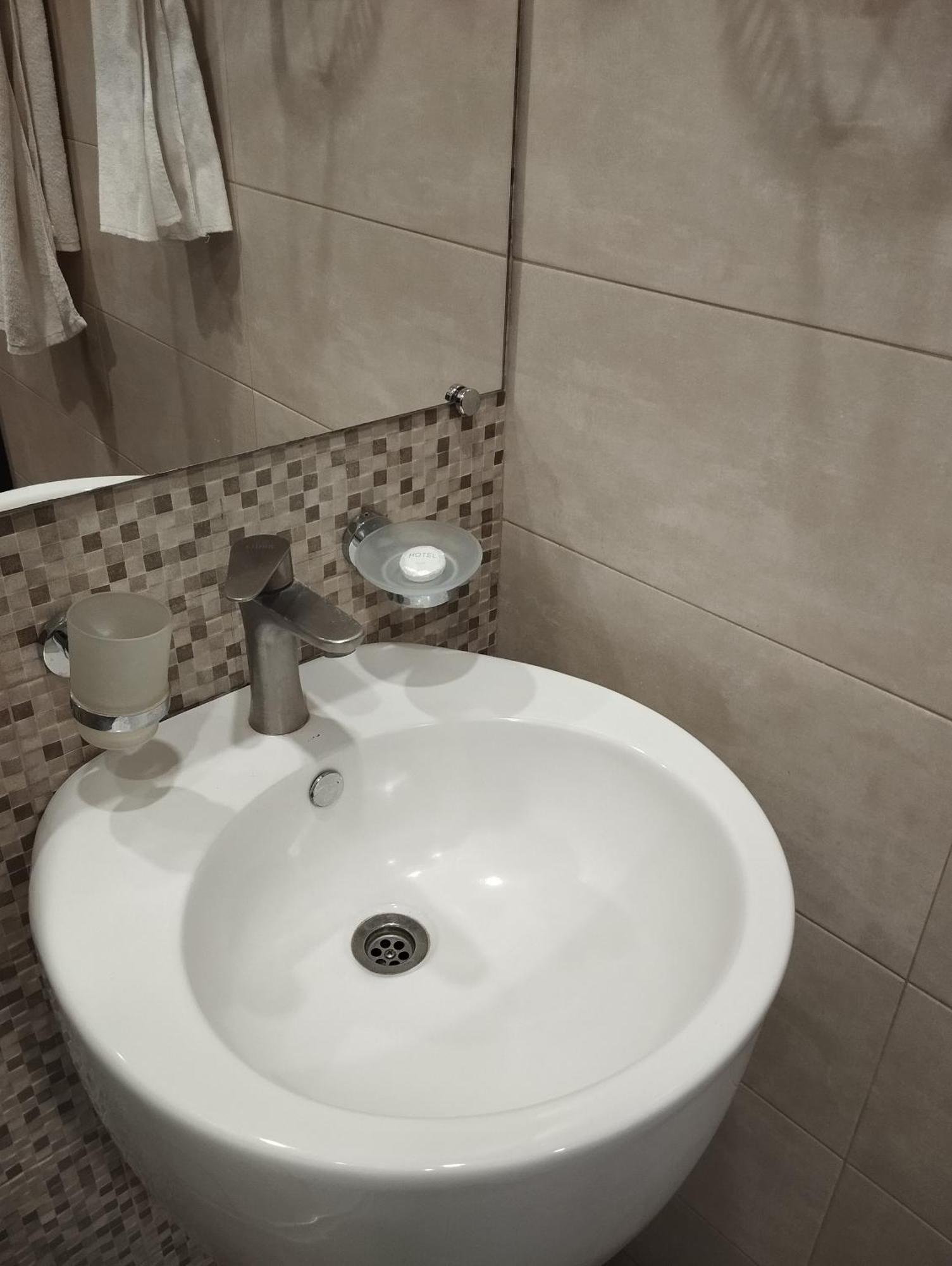 Boutique Living Hotel Erevan Esterno foto