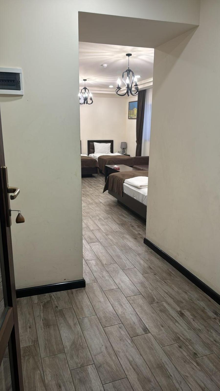 Boutique Living Hotel Erevan Esterno foto