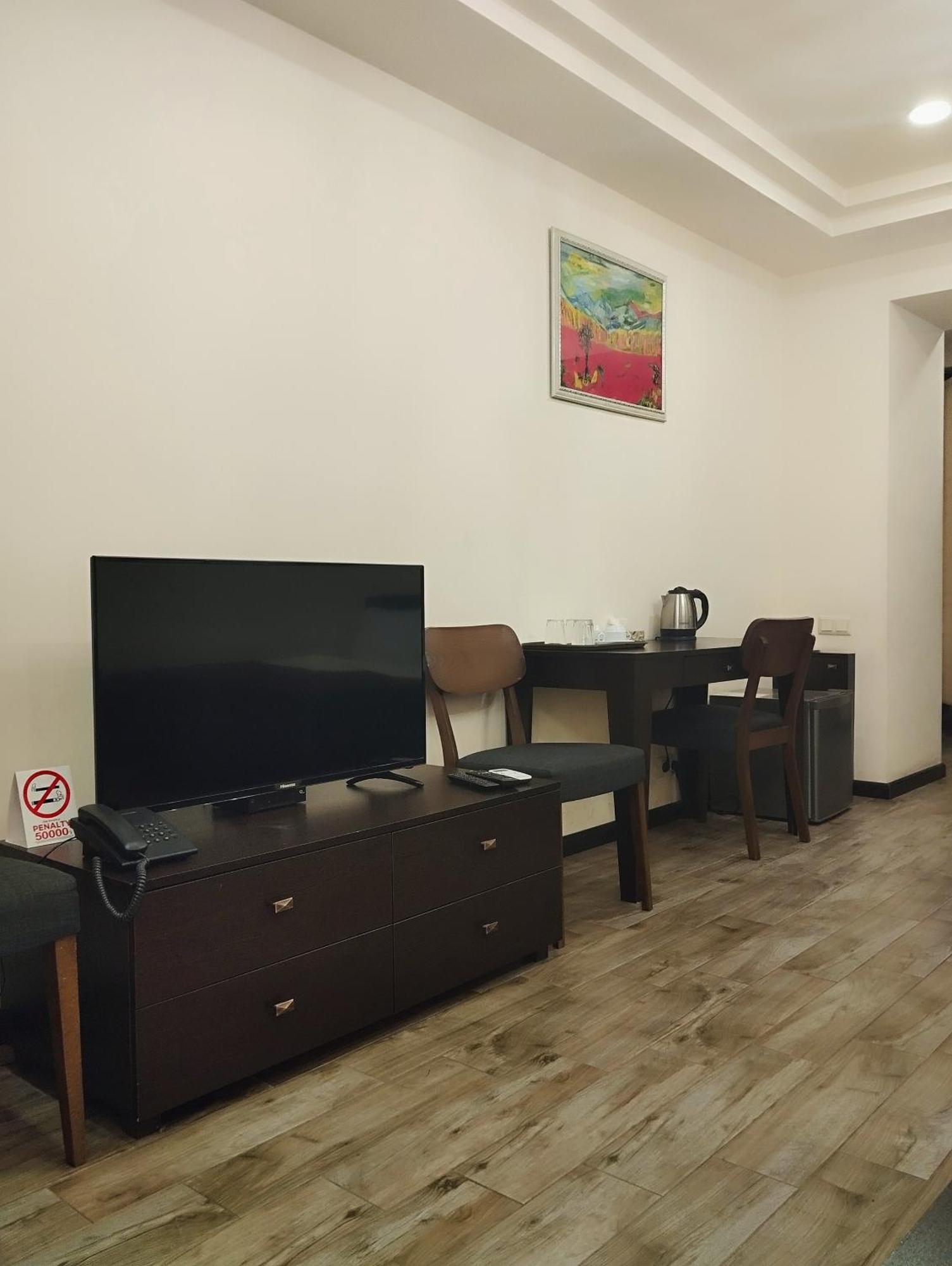 Boutique Living Hotel Erevan Esterno foto