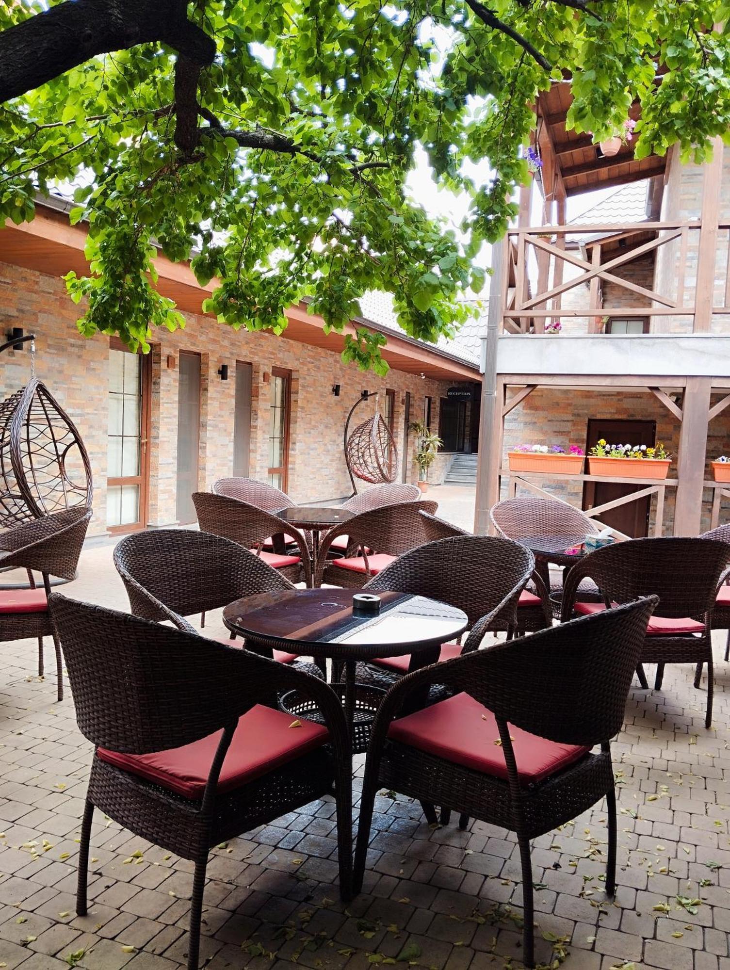 Boutique Living Hotel Erevan Esterno foto